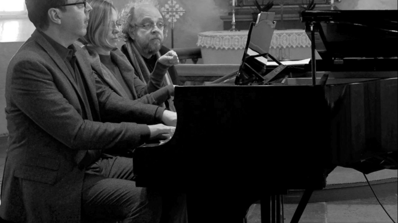 Summer in Longyearbyen: Three Pianists at One Piano