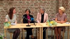 Herborg Oline Finnset (nr. 2 fra høyre) ble ønsket velkommen som biskop i Nidaros av: fra venstre: Agnes Sofie Gjeset (leder Nidaros bispedømmeråd), Helga Haugland Byfuglien (preses i Den norske kirke) og Kristin Gunleiksrud Ranum (leder i Kirkerådet) under pressekonferansen tirsdag morgen. Foto: Yngvil Bjellaanes