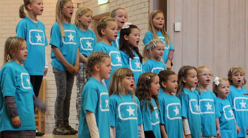 Gudstjeneste med utdeling av 6-årsbok