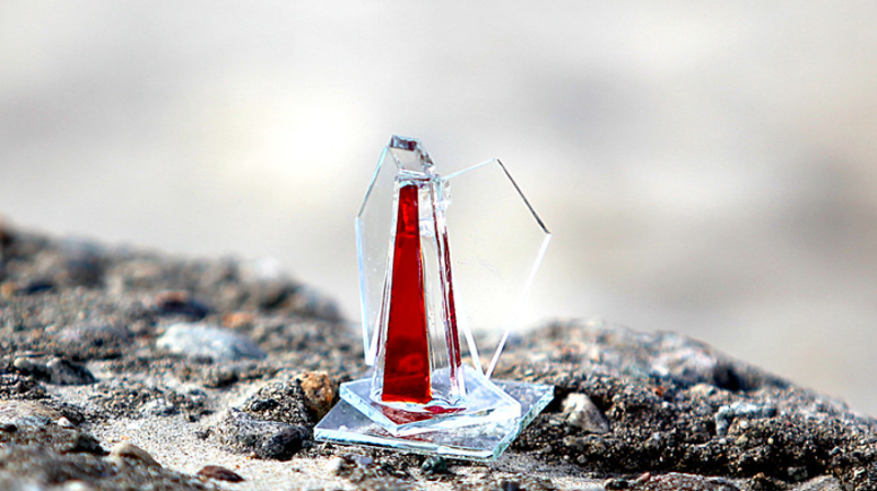 Foto: Kirkens Bymisjon/glassengel laget av knust glass