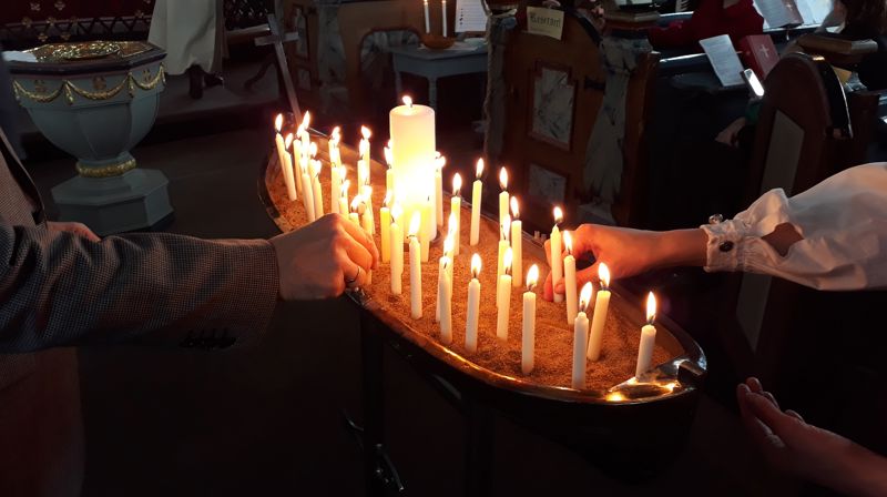 Klæbu kirke er åpen for bønn og lystenning i fastetiden