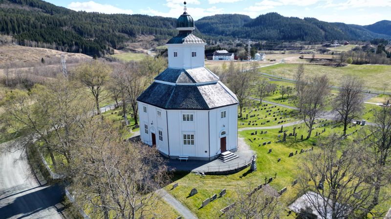 Dronebilder av Klæbu kirke