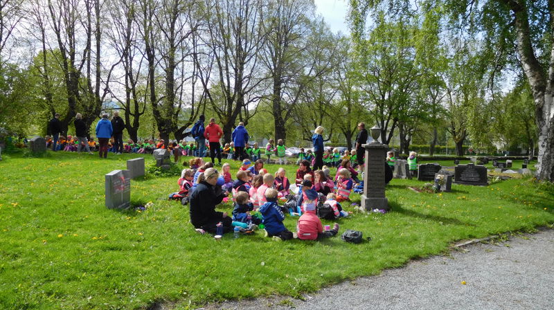 Pinse = Kirkebursdag