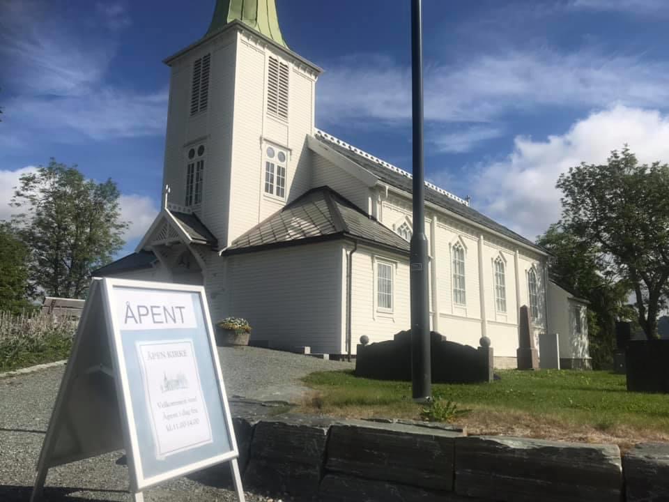 Åpen kirke i sommer