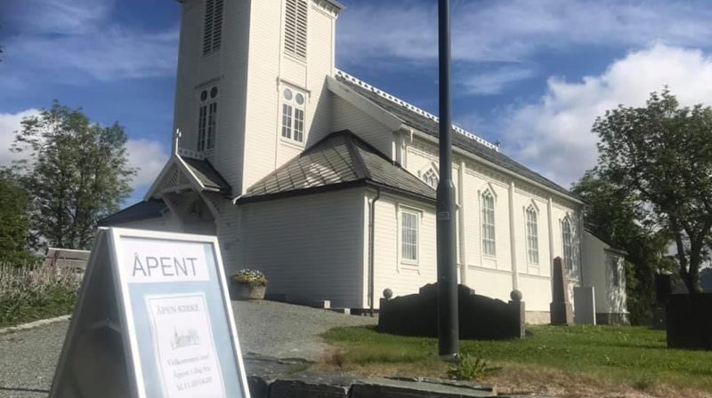Åpen kirke i sommer