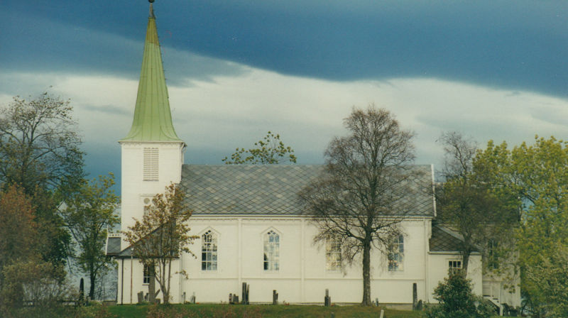 Tiller kirke