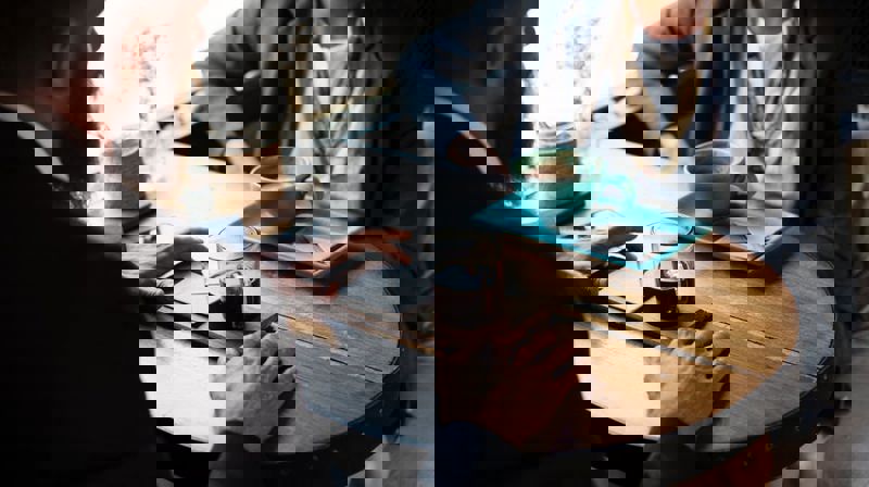 Kirken til stede hver torsdag kl.10.30 -13.30 på City Syd. Bord 57 på Egon.