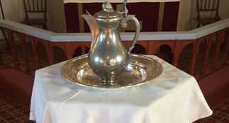 Døpefonten i Østby kirke