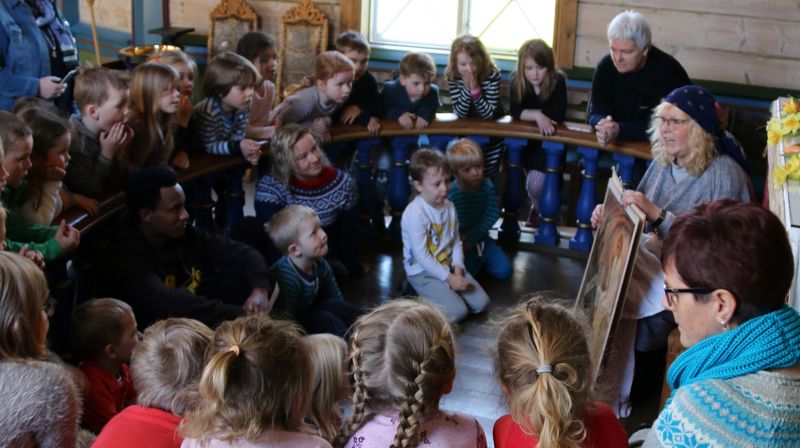 Frå samlinga med påskevandring