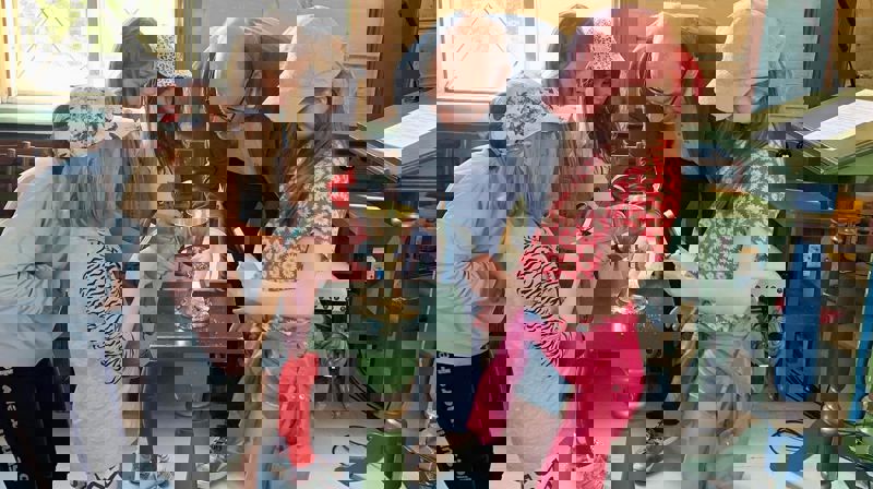 Tårnagenter på oppdrag i kyrkja