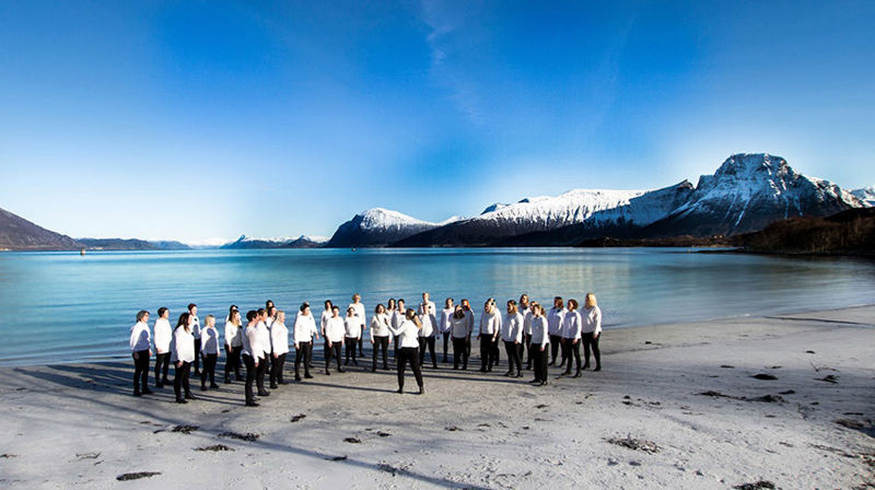 Damekoret CorSonus frå Hjørungavåg tek del på konserten i Ulstein kyrkje den 05.11.2017, saman med Jazz og Koral.