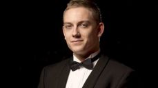 Bror Magnus Tødenes held konsert i Ulstein kyrkje 7. desember kl 19.00.