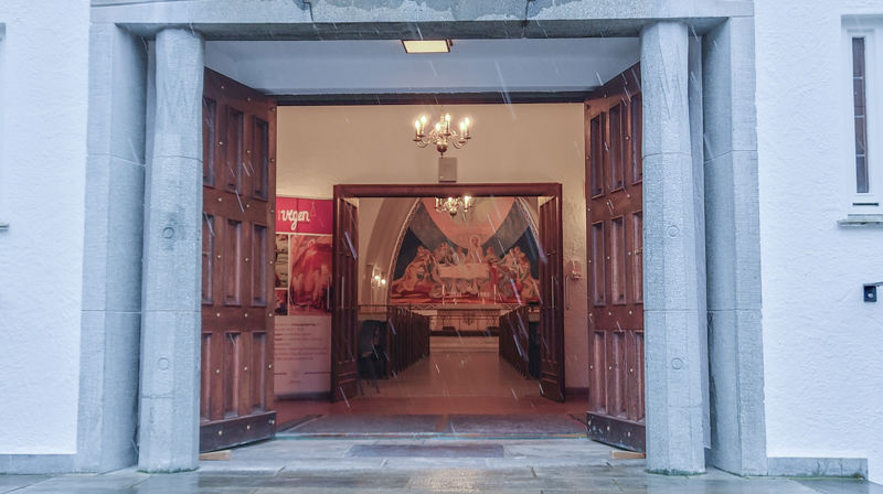 Dale kyrkje er open kl. 12 - 14 kvar 3. laurdag i månaden