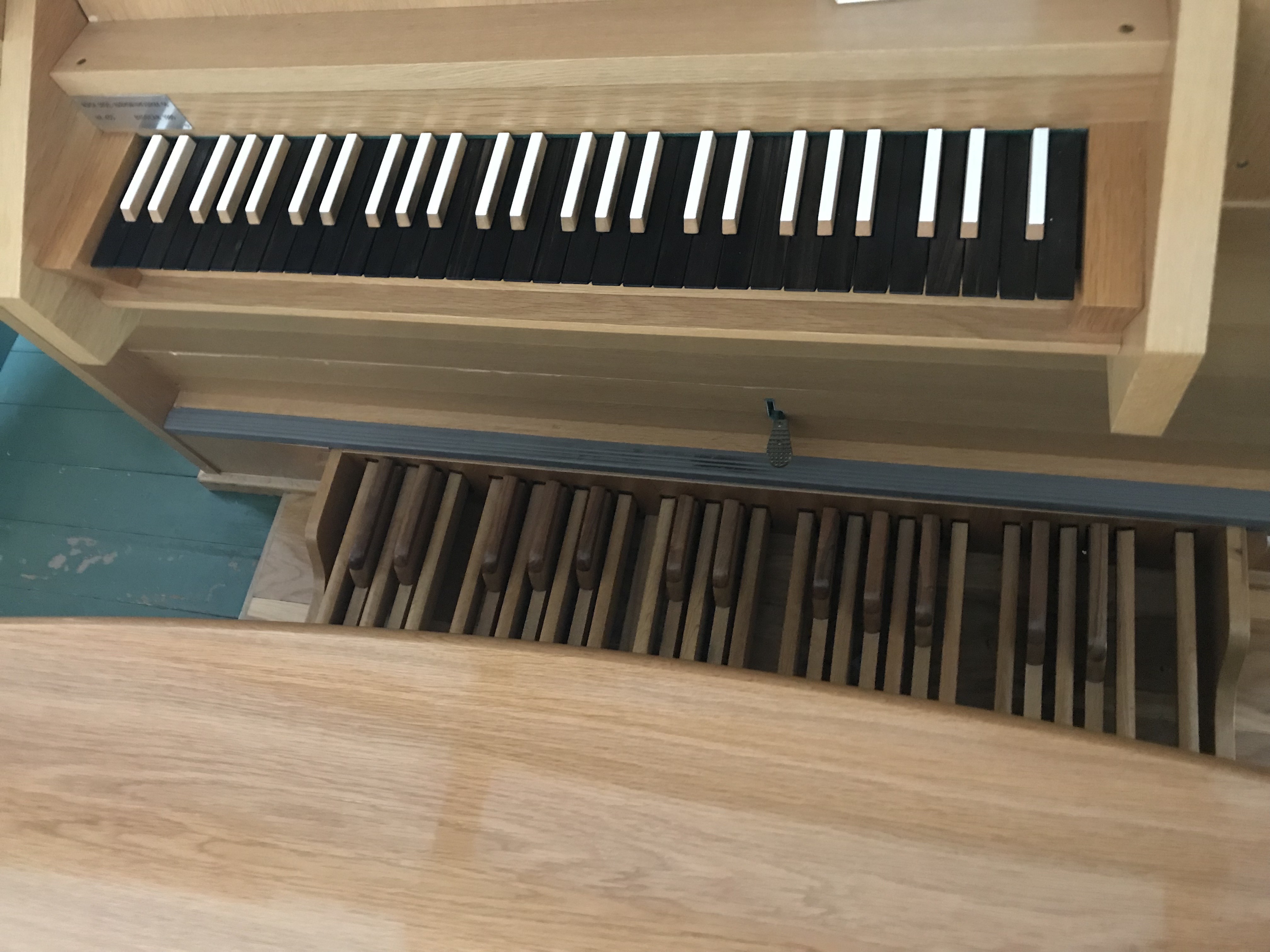 Instrument i Nesheim kyrkje