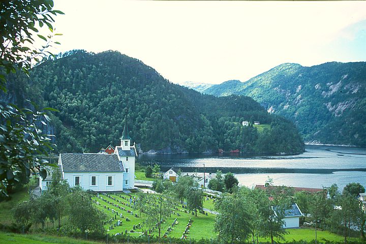 Stamnes kyrkje m m reuber-norwegen.de.jpg