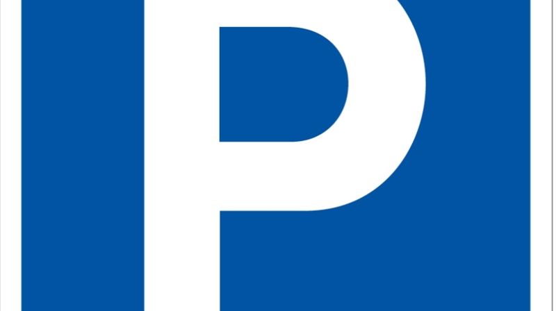 Parkering ved Dolstad kirke