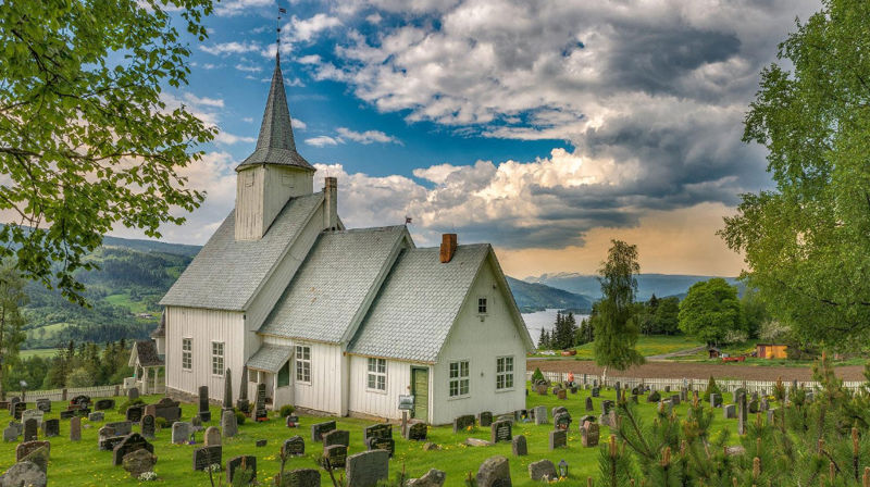 Røn Kyrkje - Foto: Ola Døhl