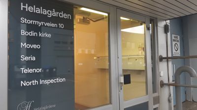 Inngangen til kontorene i Stormyrveien 10