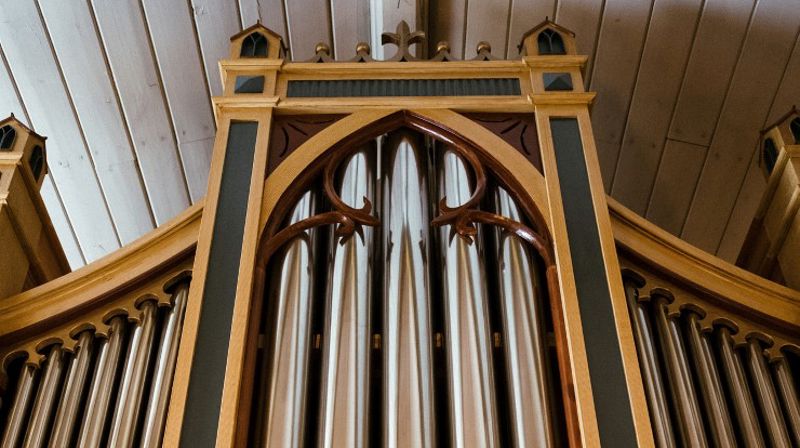 Hva betyr «anbefaling» om 2 meter ved allsang?