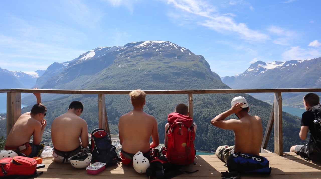 Basecamp på tur opp Via Ferrata-ruta i Loen (Foto: Jon Andreas Tjentland)