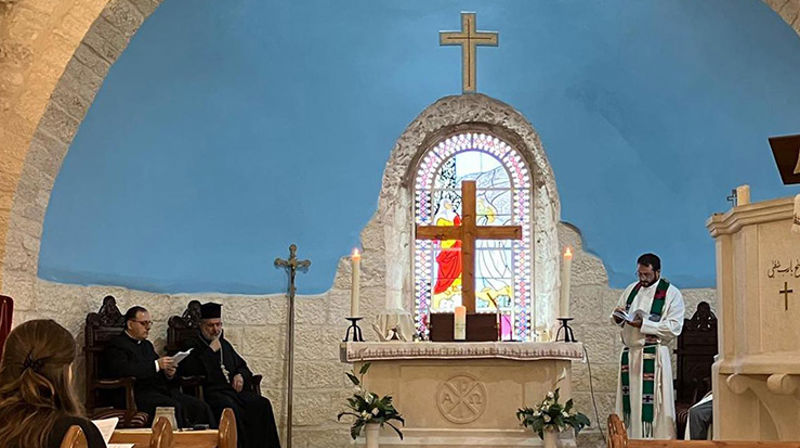Her holdes gudstjeneste i den lutherske kirken i Beit Jala på Vestbredden. (Foto: Den norske kirke)