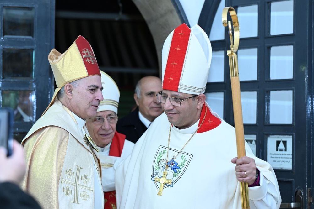 Nåværende og tidligere biskoper i ELCJHL. Fra venstre: Ibrahim Azar, Munib Younan og Imad Haddad. 