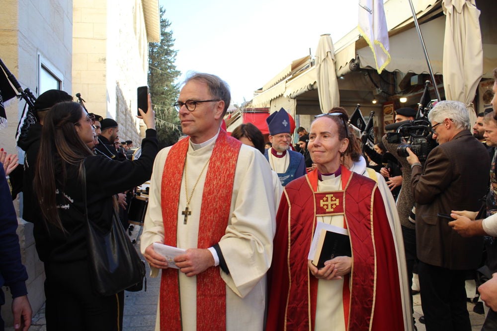 Det var mange internasjonale gjester som deltok i prosesjon og medvirket i gudstjenesten