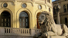 Det reviderte statsbudsjettet ble lagt fram 21. november i Stortinget. Foto: wikipedia.org