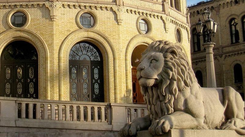 Det reviderte statsbudsjettet ble lagt fram 21. november i Stortinget. Foto: wikipedia.org