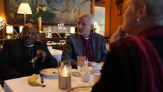 Desmond Tutu spiser frokost med norske kirkeledere (Grand Hotell, Oslo, 22.9.14. Fotograf: Silje Ander, Kirkens Nødhjelp) 