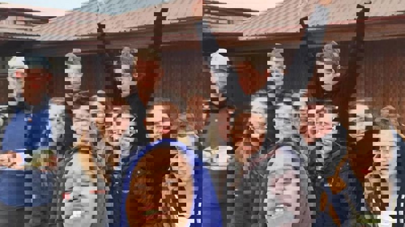 Stor glede over å reise sammen og møte enda flere. (Foto: Anders Møller-Stray)