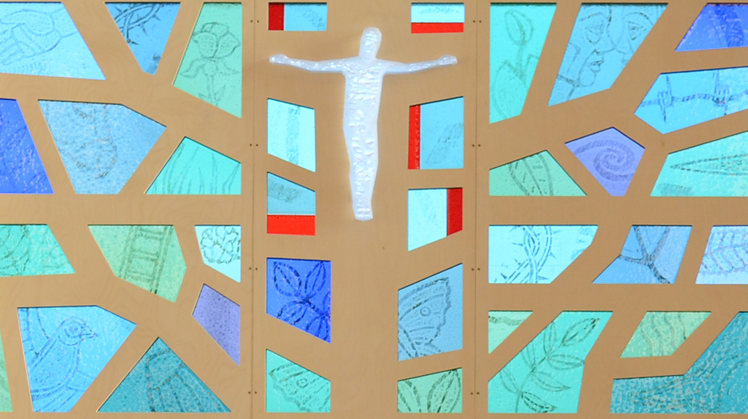 Utsnitt av altertavlen i Rotnes kirke, laget av billedkunstner Tor Lindrupsen. Foto: Bispemøtet