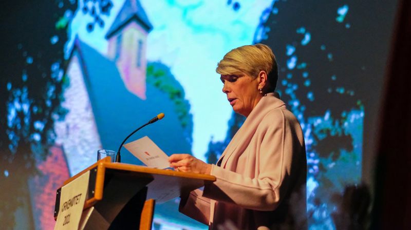 Kirkerådets leder Kristin Gunleiksrud Raaum i åpningstalen: Det skal ikke herske tvil om at engasjement for et truet skaperverk angår en kirke som bekjenner Gud som skaper av universet og alt som lever, Jesus som frelser av hele kosmos og Ånden som livgiver.