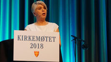 Leder i Kirkerådet, Kristin Gunleiksrud Raaum, talte ved åpningen av Kirkemøtet i Trondheim 11. april.