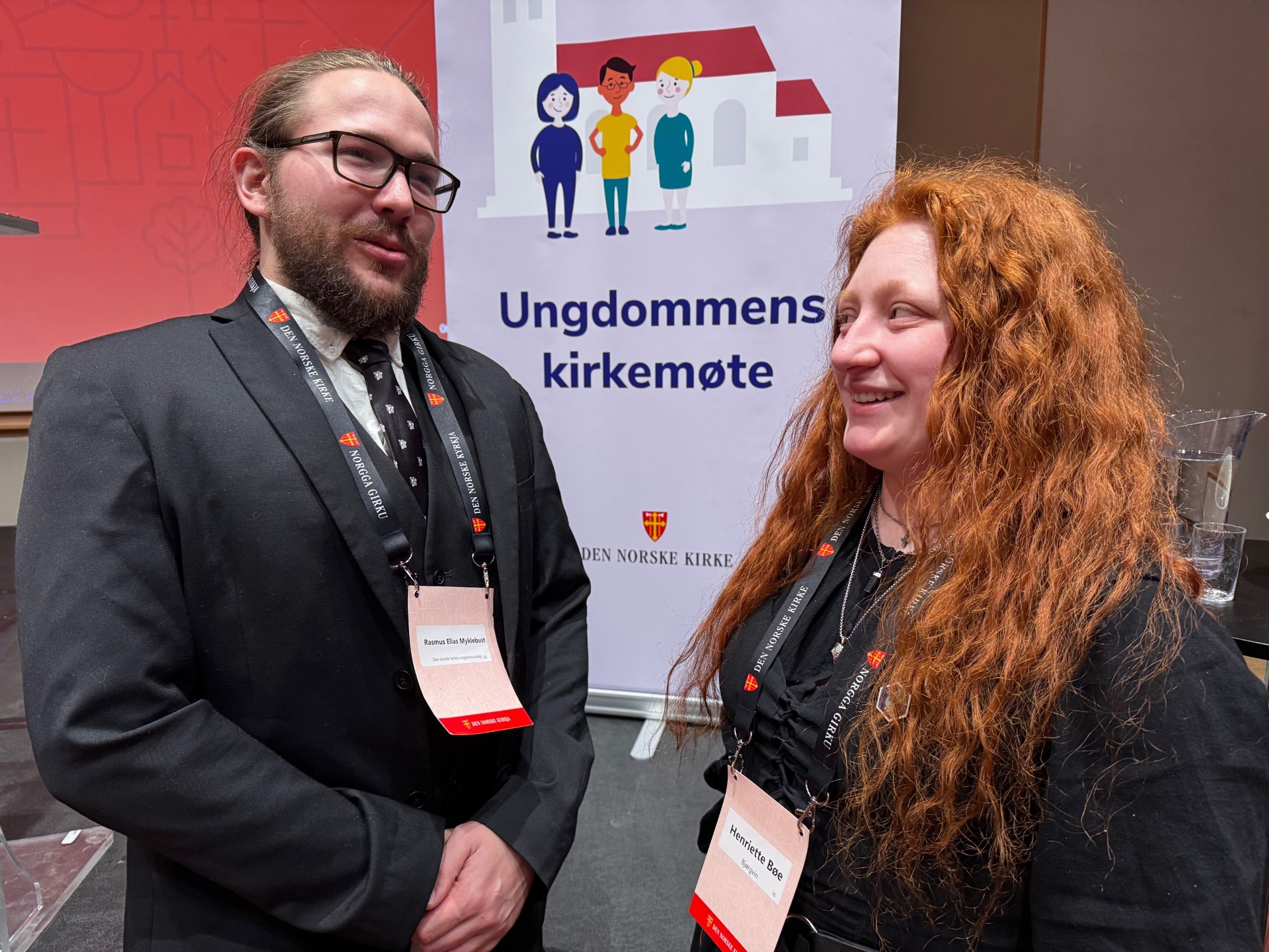 Rasmus Elias Myklebust og Henriette Bøe på Ungdommens kirkemøte. (Foto: Den norske kirke)