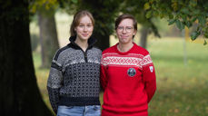 Malin Hegenscheidt Ørum og Mathea Axelsen Lie på UKM 2025. (Foto: Den norske kirke)