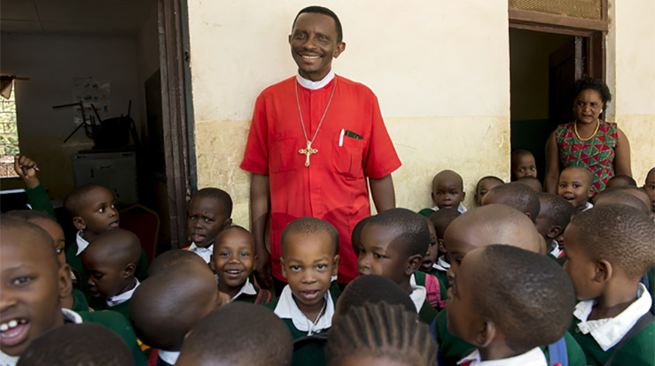 – Vi skal ikke dra til Wittenberg for å feire alle sammen, men vi skal se hva vi kan gjøre der vi bor for at andre skal få det bedre, sier biskop Emmanuel Makal Makal i Den evangelisk-lutherske kirken i Tanzania. (Foto: Håvard Bjelland/Kirkens Nødhjelp)