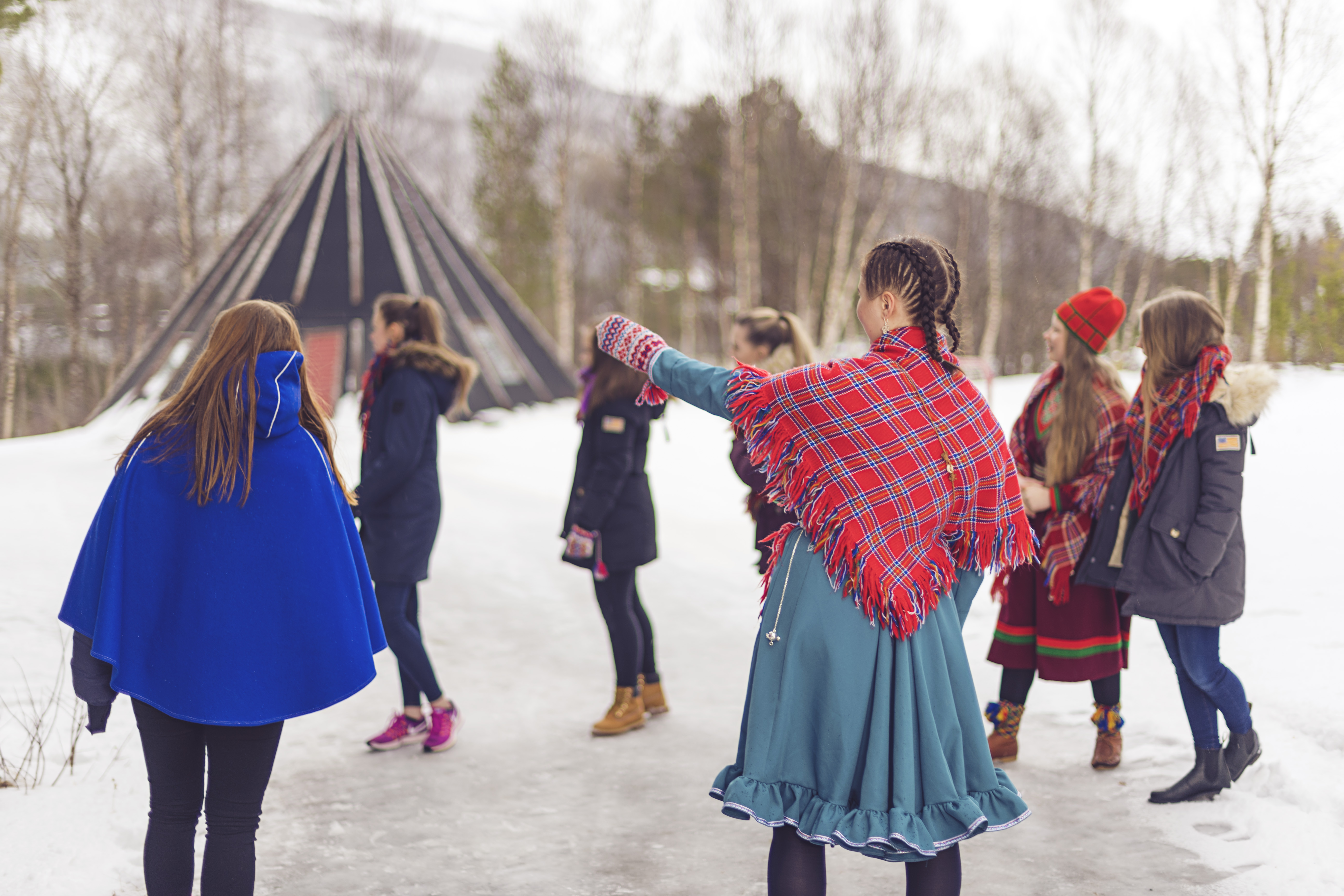 Samisk lokal/digital konfirmantleir 2022   / / /   Sáme skalloläjrra bájken/digitállan 2022   / / /   Saemien voenges/digitaale skyllijemaanaleejre 2022