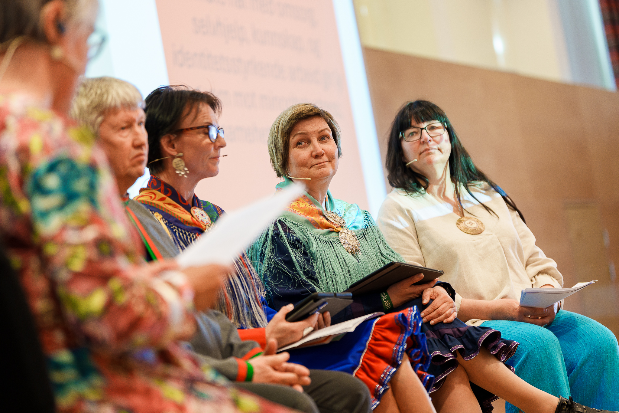 I panelet satt Hanne Magga lengst til høyre, og Aili Keskitalo ved siden av. (Foto: Den norske kirke/Ørjan Marakatt)