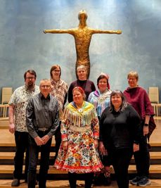 Programkomiteen for Samiske kirkedager 2025 i Nordlyskatedralen Alta kirke. Foto: Nord-Hålogaland bispedømme