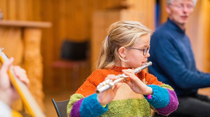 Tverrfløyte og organist. Kilde: Kirken.no