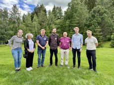 Denne gjengen skal følges opp av Tunsbergs biskop i tiden fremover. Fra venstre: Thekla Elisabeth Berge (prest), Kjersti Falk Berg (diakon), Terje Alexander Grøndahl (prest), Afrian G. Waldenstrøm (prest), Tunsberg-biskop Jan Otto Myrseth, Øyvind Fossen (kantor) og Mathias Kråkenes (kantor). 